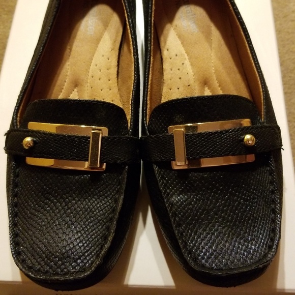 8W Naturalizer Loafers - Picture 2 of 7